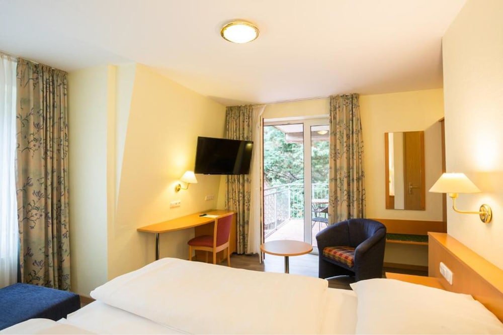 Фото Hotel Gremersdorf - Zum Grünen Jäger