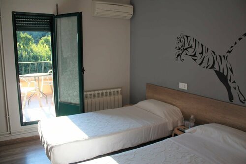 Гостиница Hostal La Pastora в Канделеде