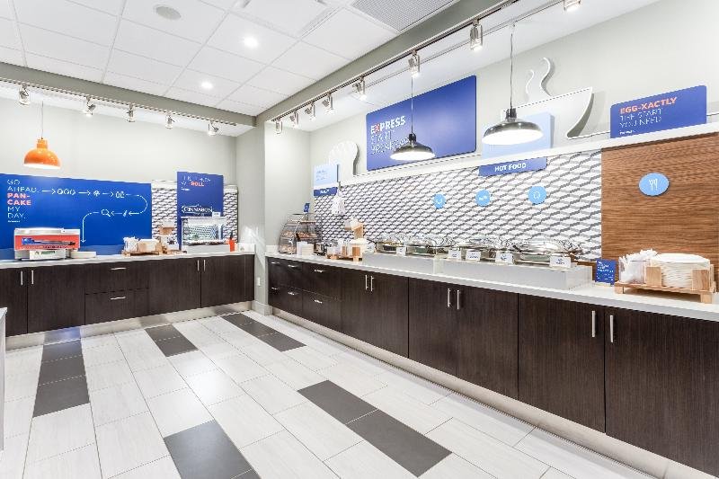 Фото Holiday Inn Express & Suites Springfield North, an Ihg Hotel