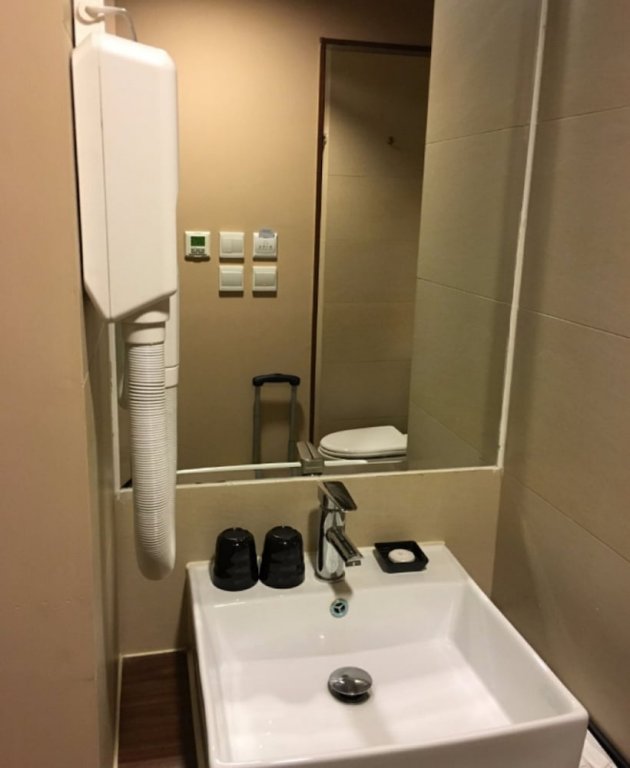 Фото Ramada by Wyndham Hong Kong Harbour View