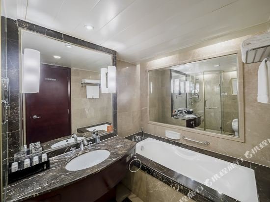 Фото Wuhan Hongguang Hotel