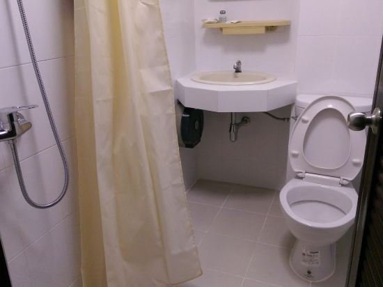 Фото Business Inn At Sukhumvit 11 by Hjz