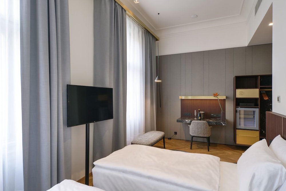 Фото Отель Golden Crown