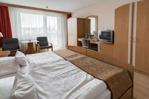 Гостиница Barátság SPA & Wellness Hotel в Хайдусобосло