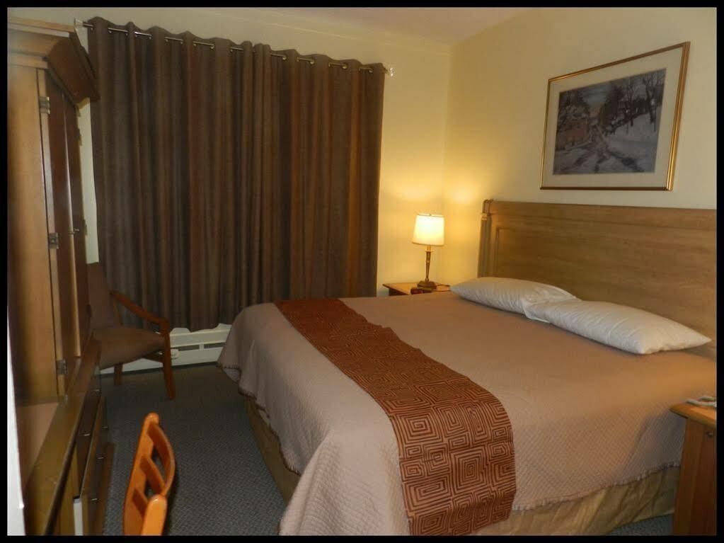 Hotel Rodeway Inn Airport, Dorval, photo