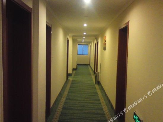 Фото GreenTree lnn huaibei Renmin Road