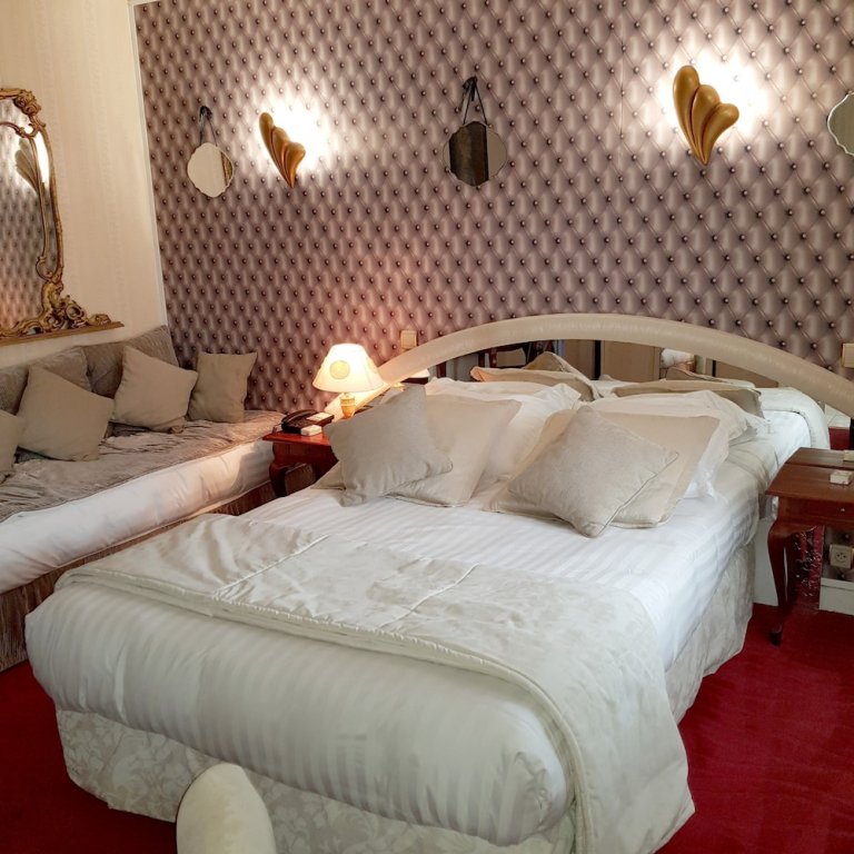 Фото Hostellerie du Grand Sully