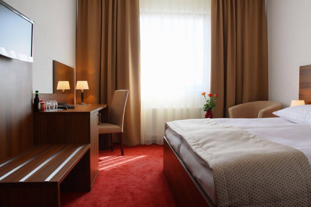 Фото отеля 2