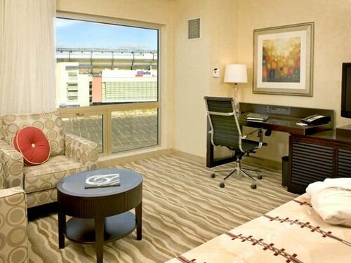 Гостиница Renaissance by Marriott Boston Patriot Place Hotel