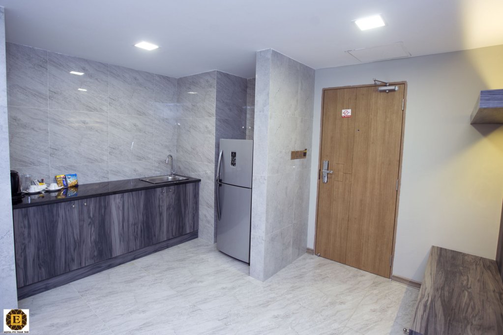 Фото Elegant Hotel Pyi Thar Yar