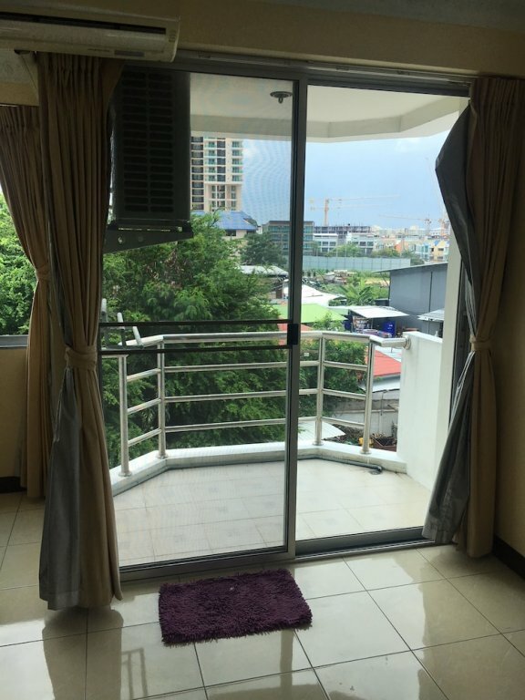 Hotel The Room Pattaya, Pattaya, photo