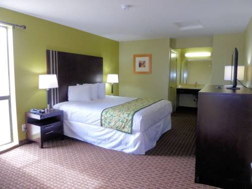 Фото SureStay Hotel by Best Western Vallejo Napa Valley