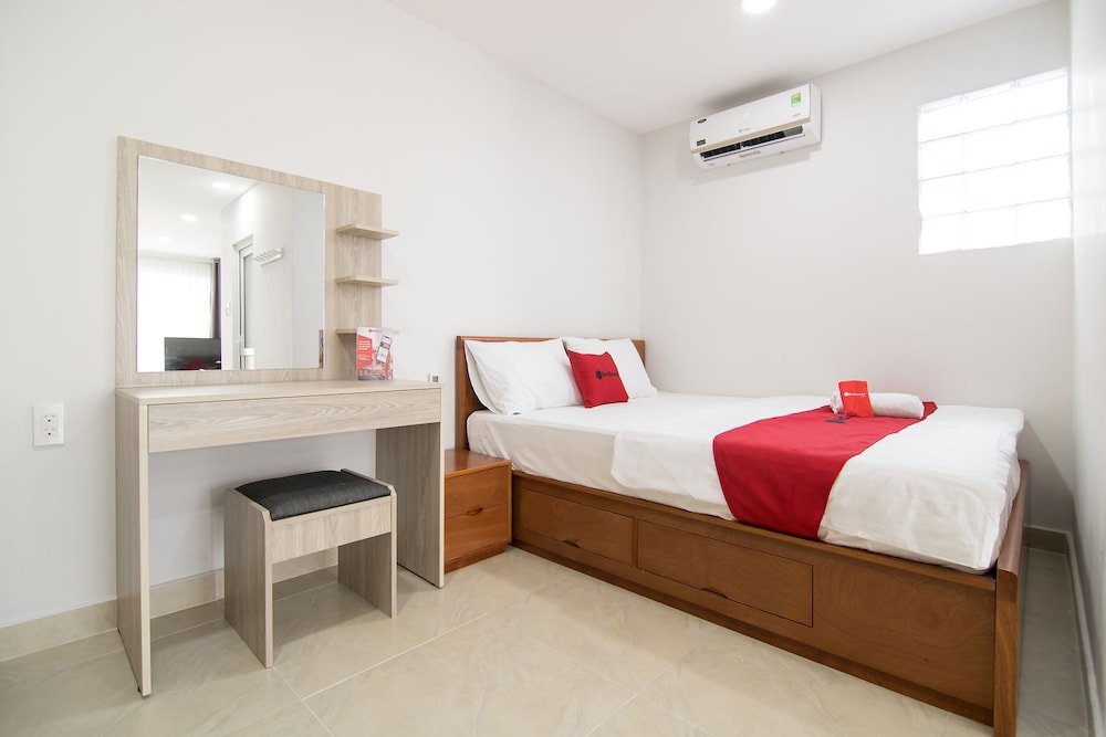 Фото RedDoorz Premium near E-Town 3