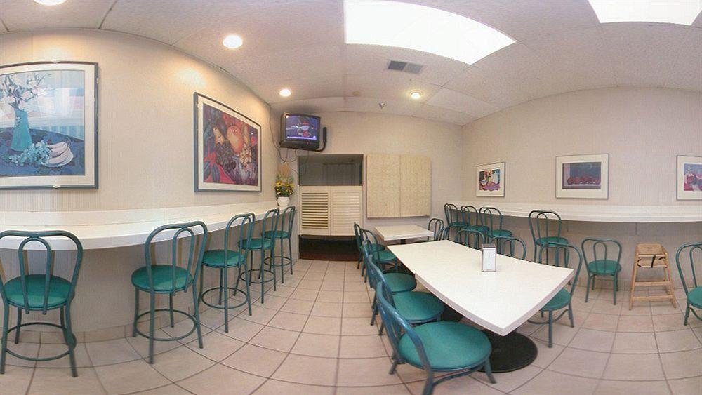 Фото Capri Suites Anaheim