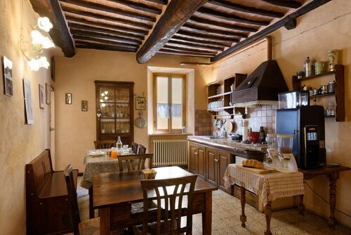 Жильё посуточно House With 4 Bedrooms in Montalcino, With Wifi