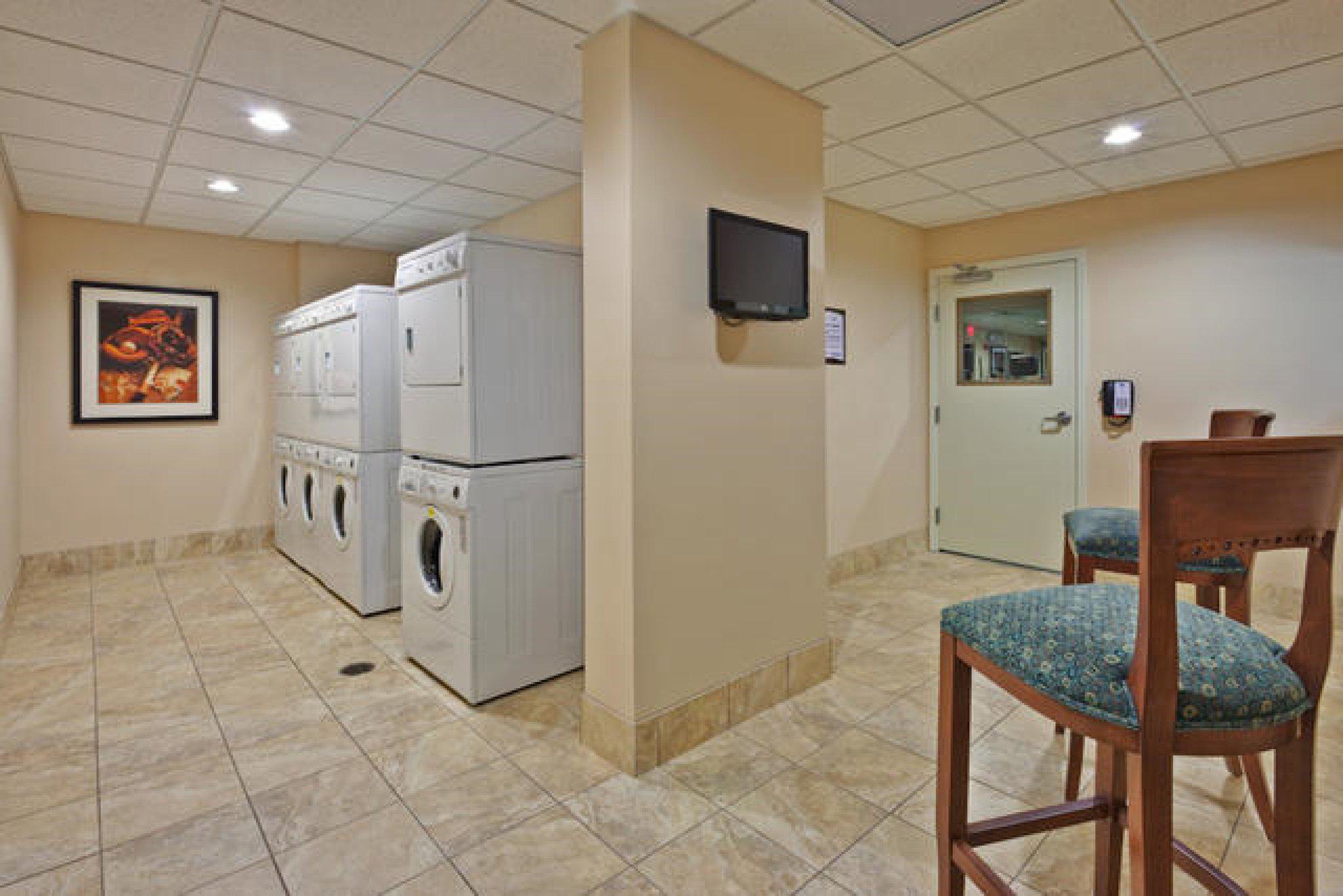 Фото Staybridge Suites Indianapolis-Carmel