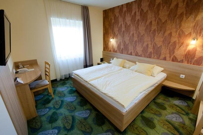 Фото Aranyhomok Business-City-Wellness Hotel