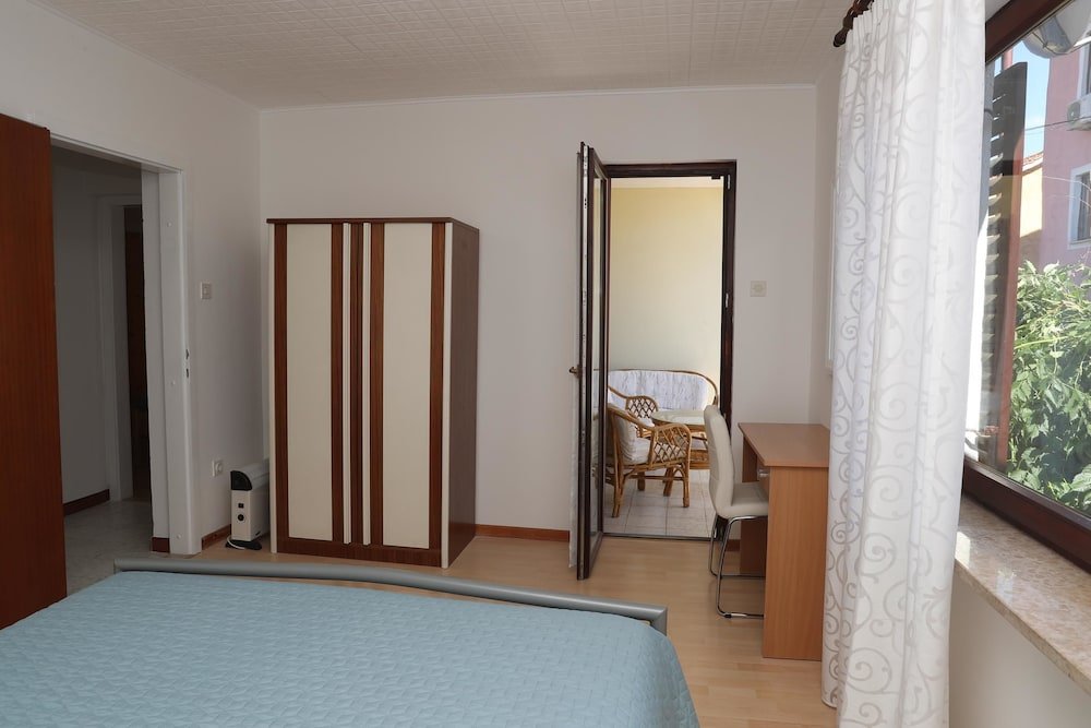 Фото Apartments Knezovic