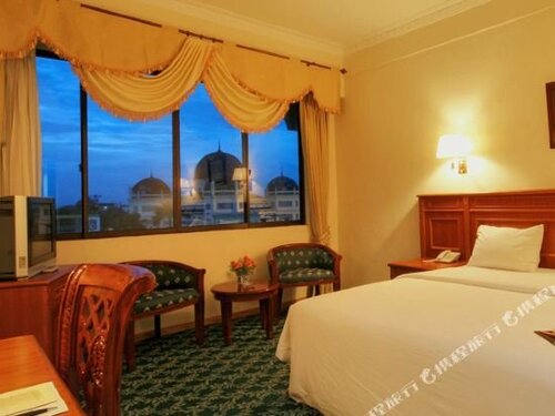 Гостиница Madani Syariah Hotel в Медане