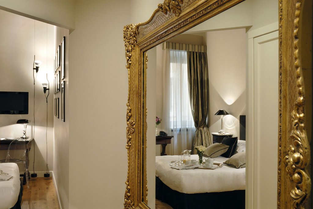 Фото Crossing Condotti