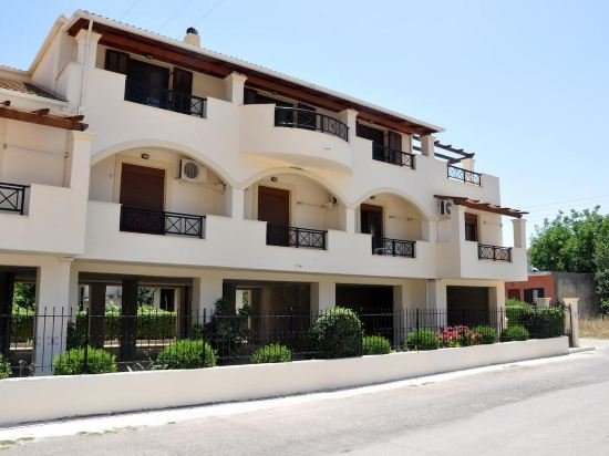 Фото Dionisos Apartments