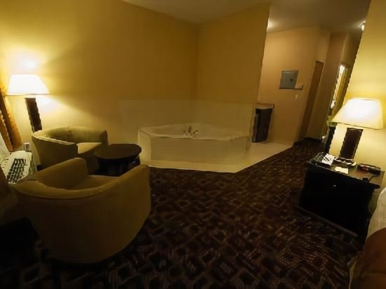 Фото Days Inn & Suites by Wyndham Winnipeg Airport Manitoba