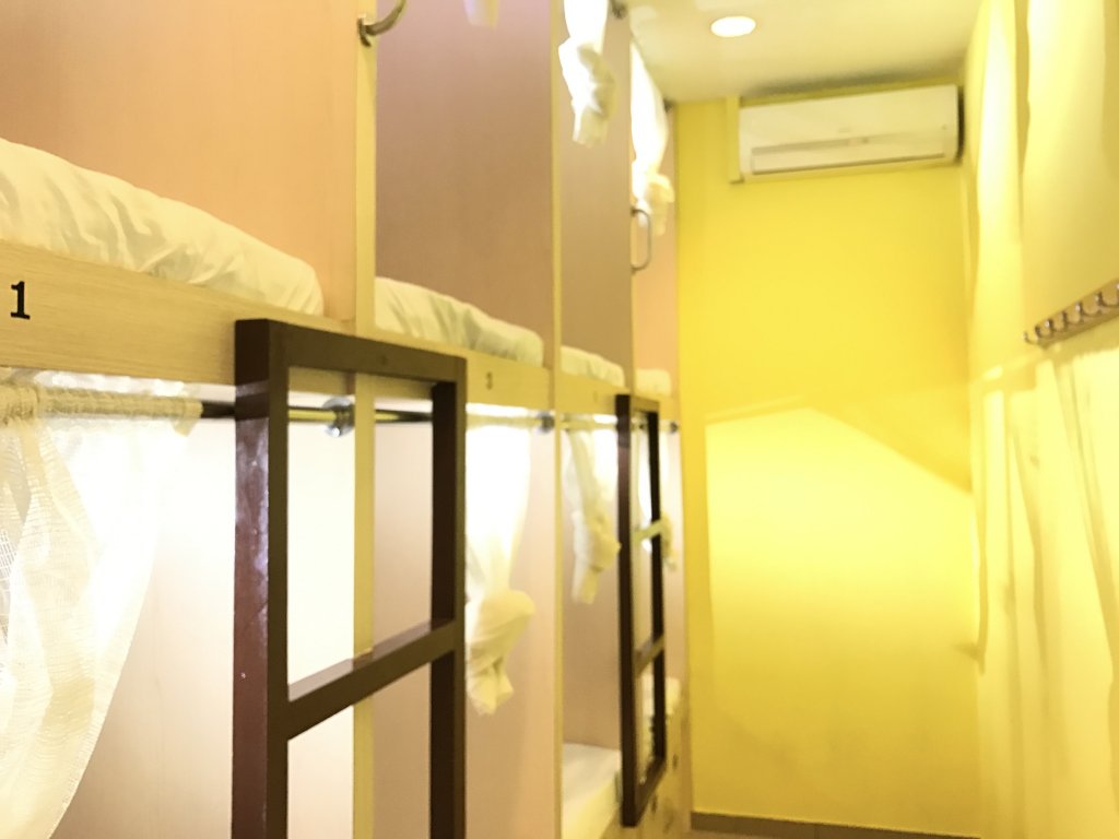 Фото H2 Backpackers