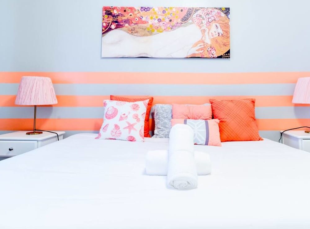 Фото 335 Ocean Walk Apartments