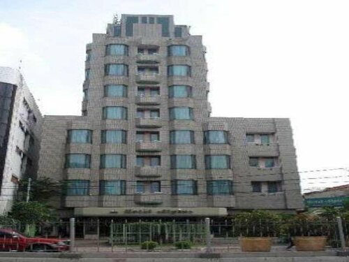 Гостиница Alpine Hotel в Джакарте