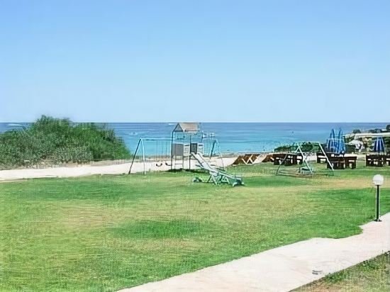 Фото Astreas Beach Hotel