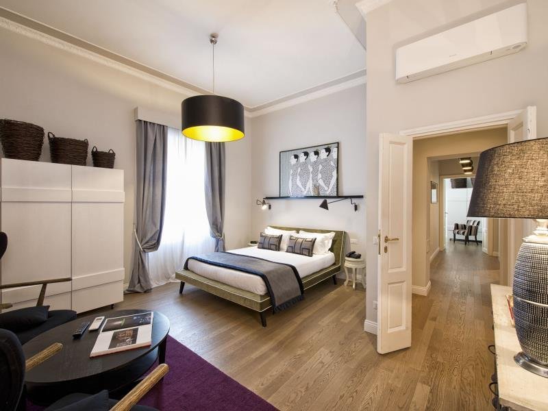 Фото The Independent Suites