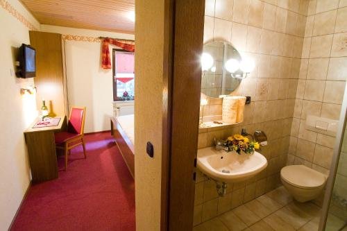 Фото Hotel-Restaurant Straussen