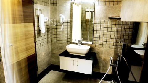 Фото Treebo Grand Canyon By D2V