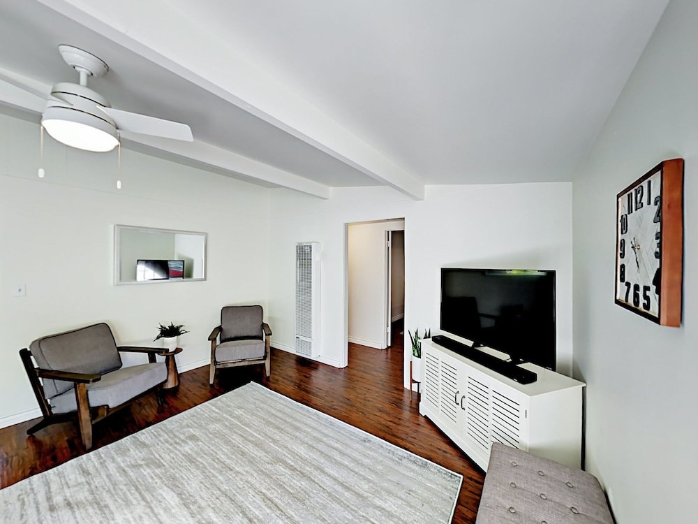 Фото Gillespie Unit B - 3 Br Duplex