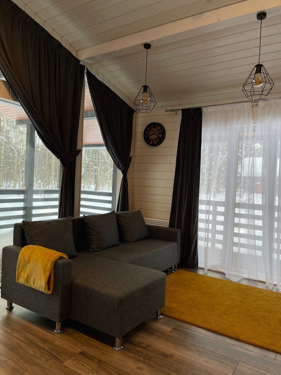 Фото Домик в соснах