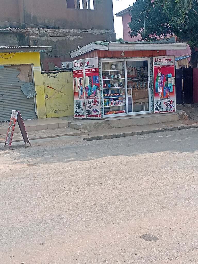 Mobile phone store Dorjee, Accra, photo