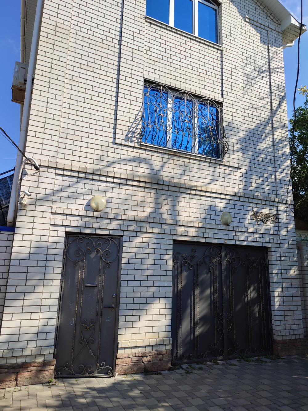 Фото Семейный на Трудящихся