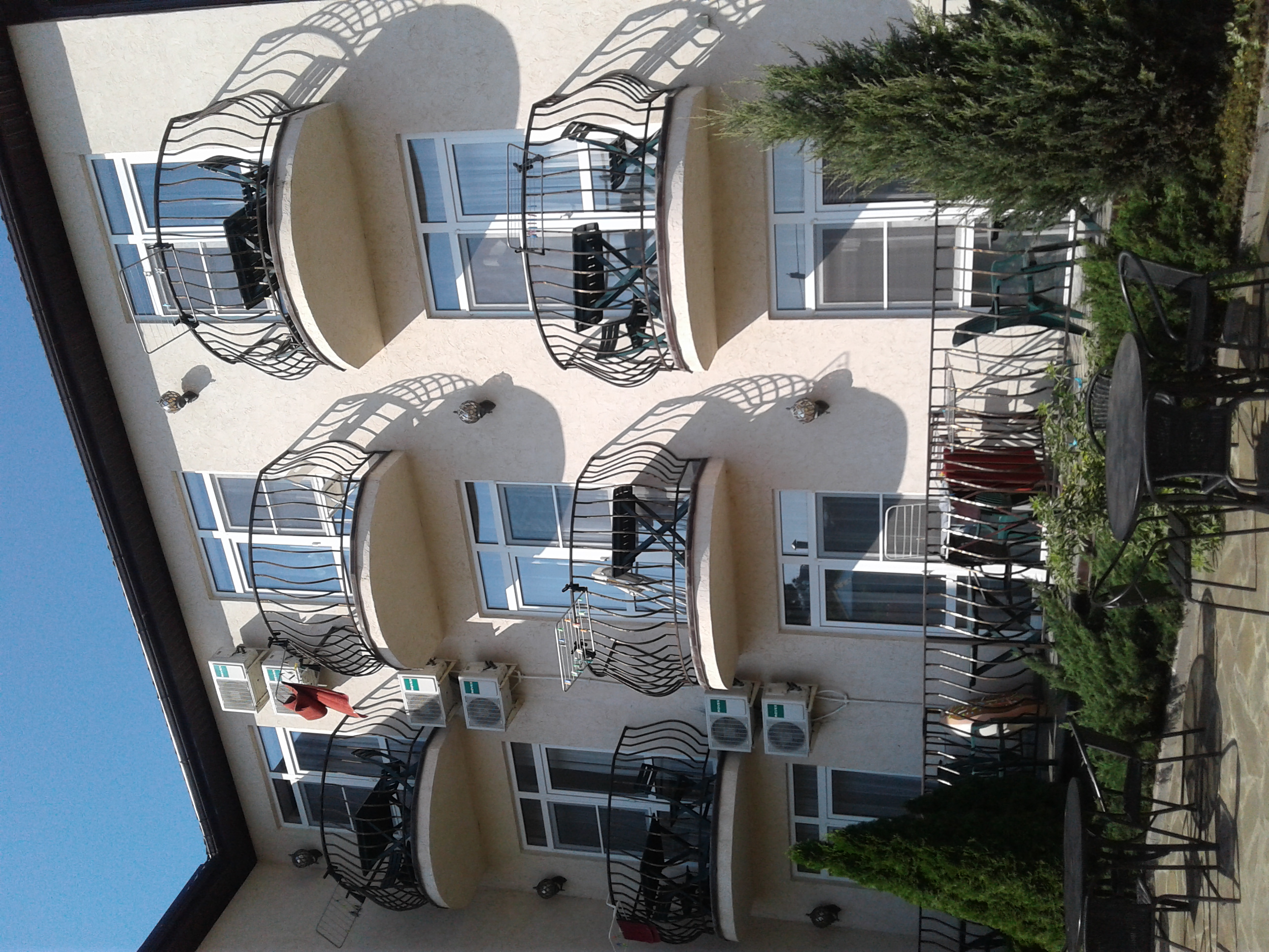 Фото отеля 2