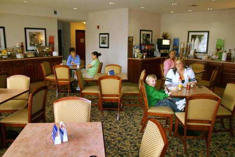 Фото Hampton Inn Longmont