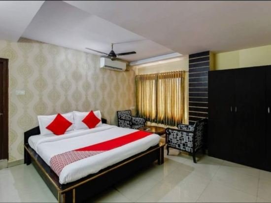Фото Hotel Maruthi Residency Inn