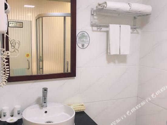 Фото GreenTree Inn GuiLin LinGui District JinShan Square JinShui Road Express Hotel