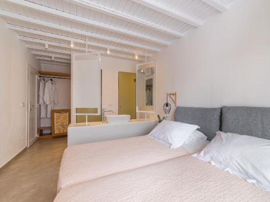 Фото Vienoula's Garden