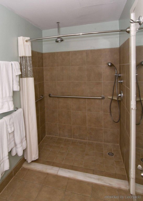 Фото Best Western Plus Coastline Inn