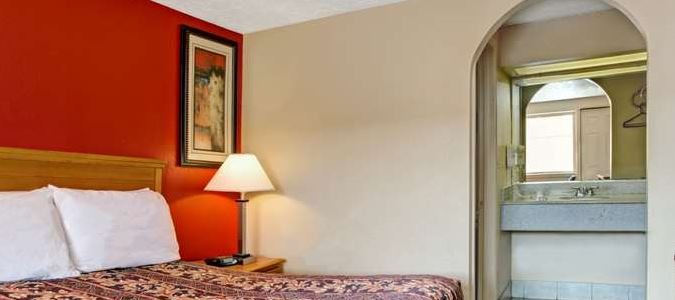 Фото Knights Inn Galveston