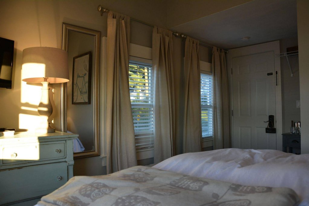 Фото The Nest on Saratoga Lake