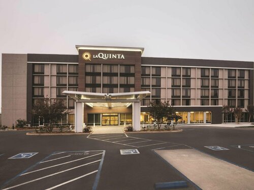 Гостиница La Quinta Inn & Suites by Wyndham Rancho Cordova Sacramento в Ранчо Кордове