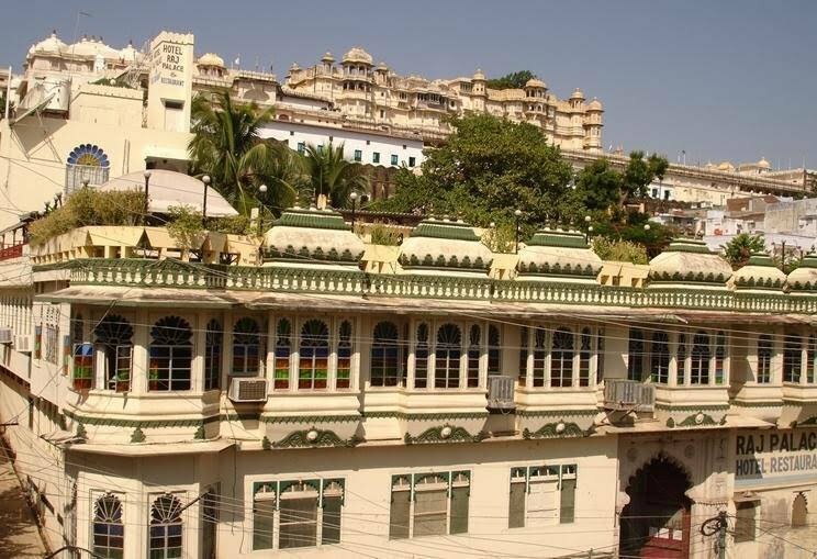 Гостиница Hotel Raj Palace в Удайпуре