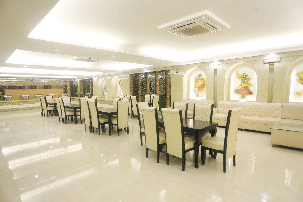 Фото S. K Crown Park Naraina