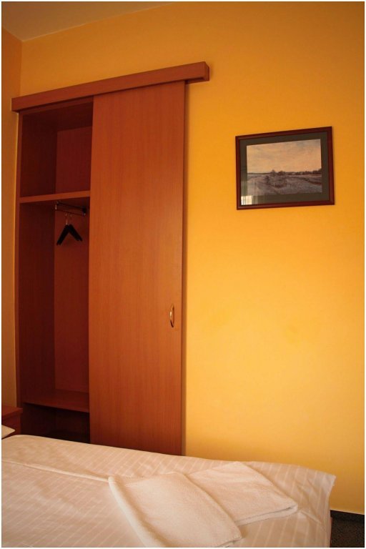 Фото Hotel Attic