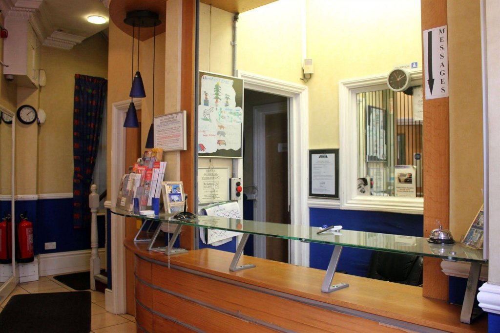 Фото Oyo Townhouse New England Victoria